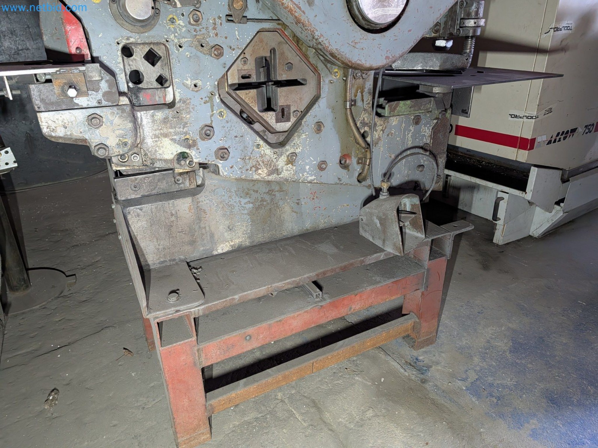 Metalworking machines


-3