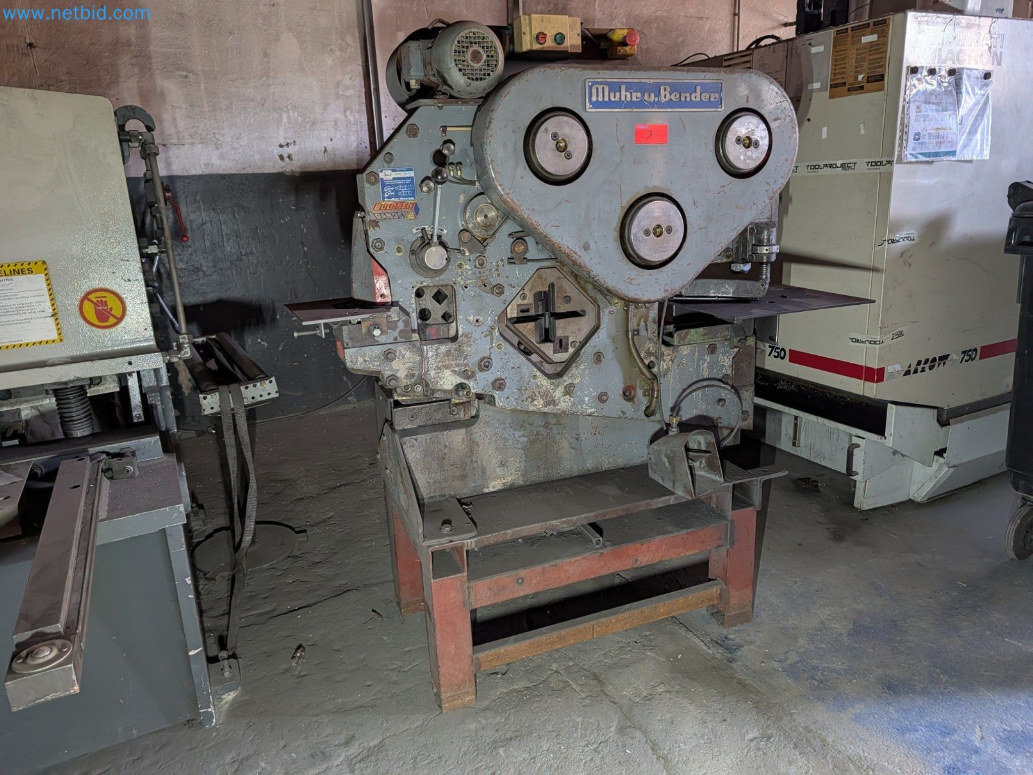 Metalworking machines


-4