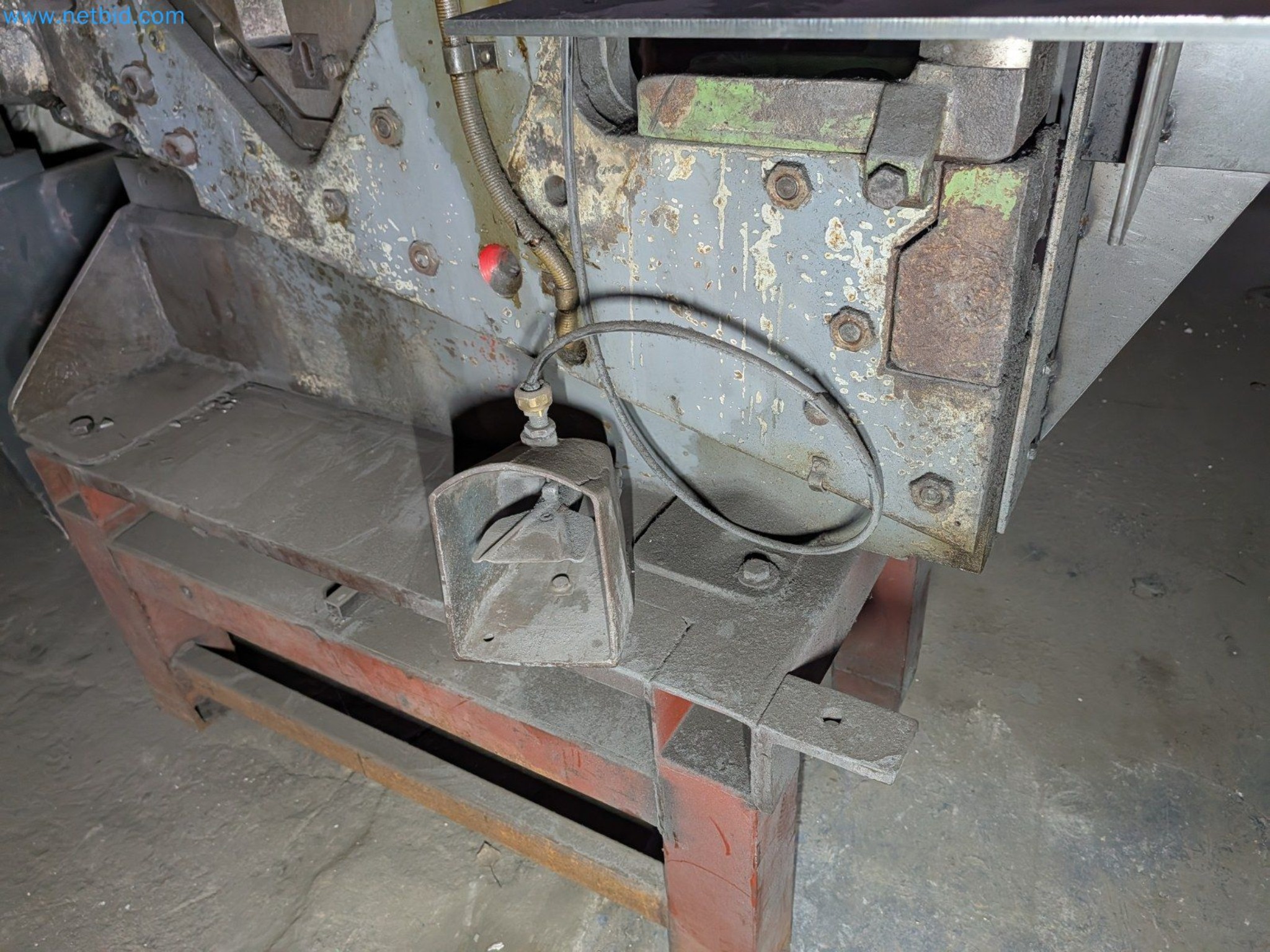 Metalworking machines


-7