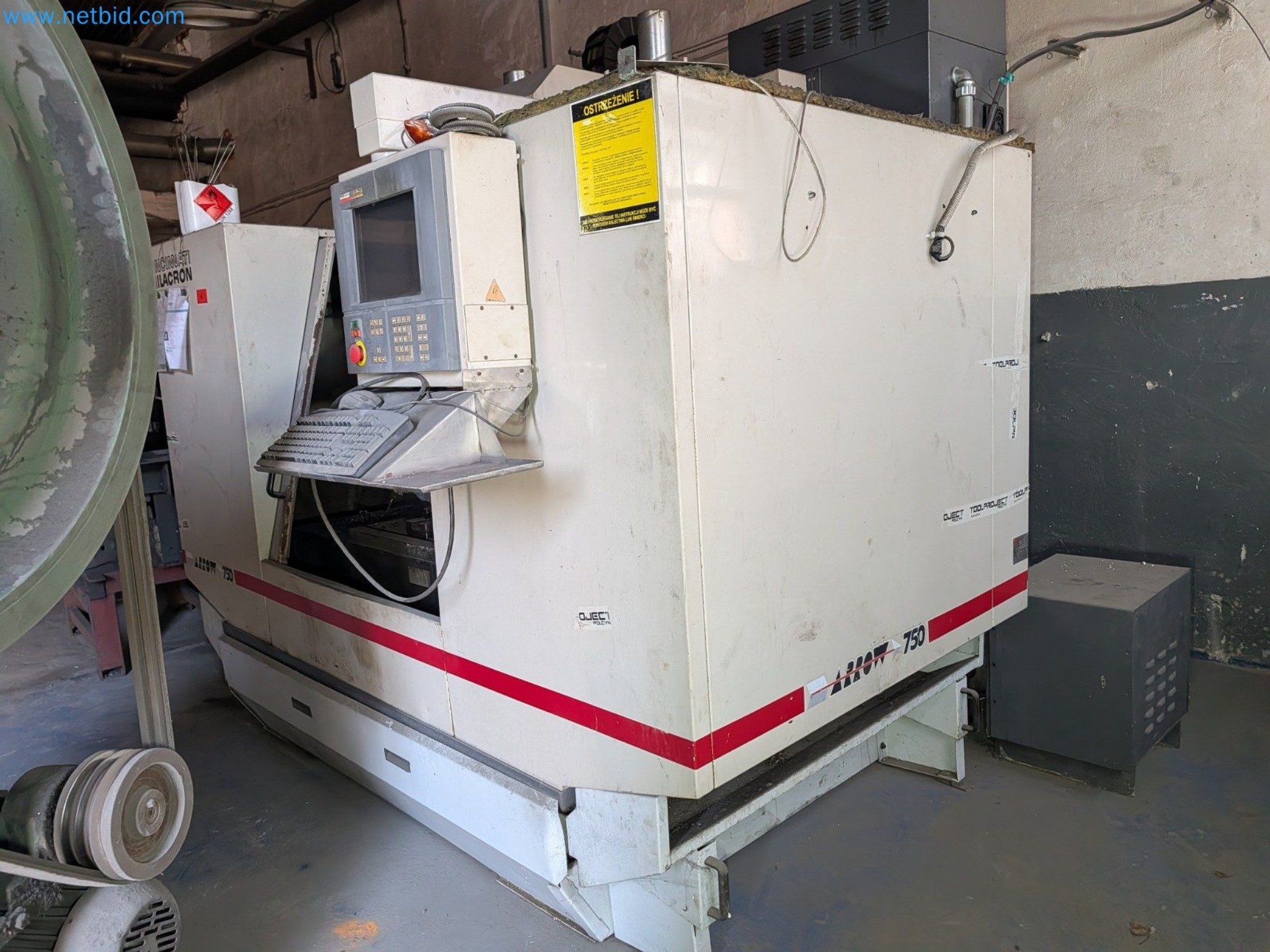 Metalworking machines


-16