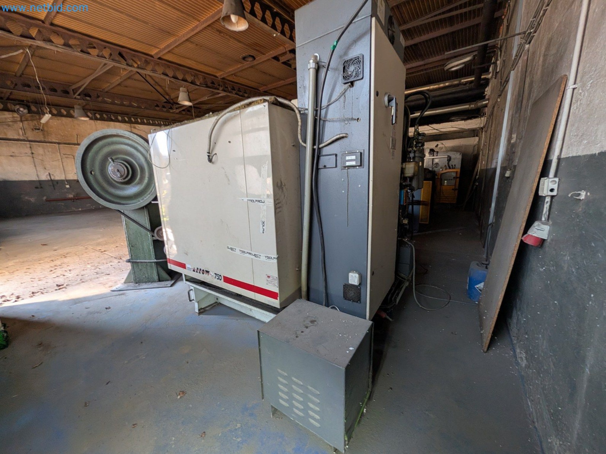 Metalworking machines


-21
