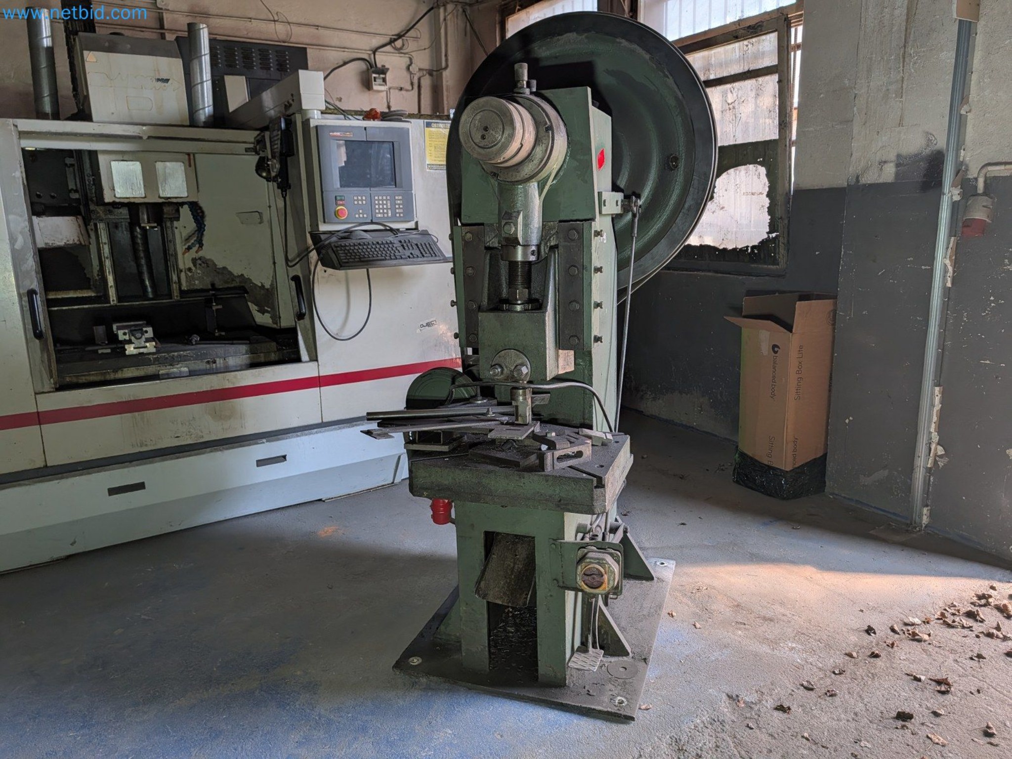 Metalworking machines


-2