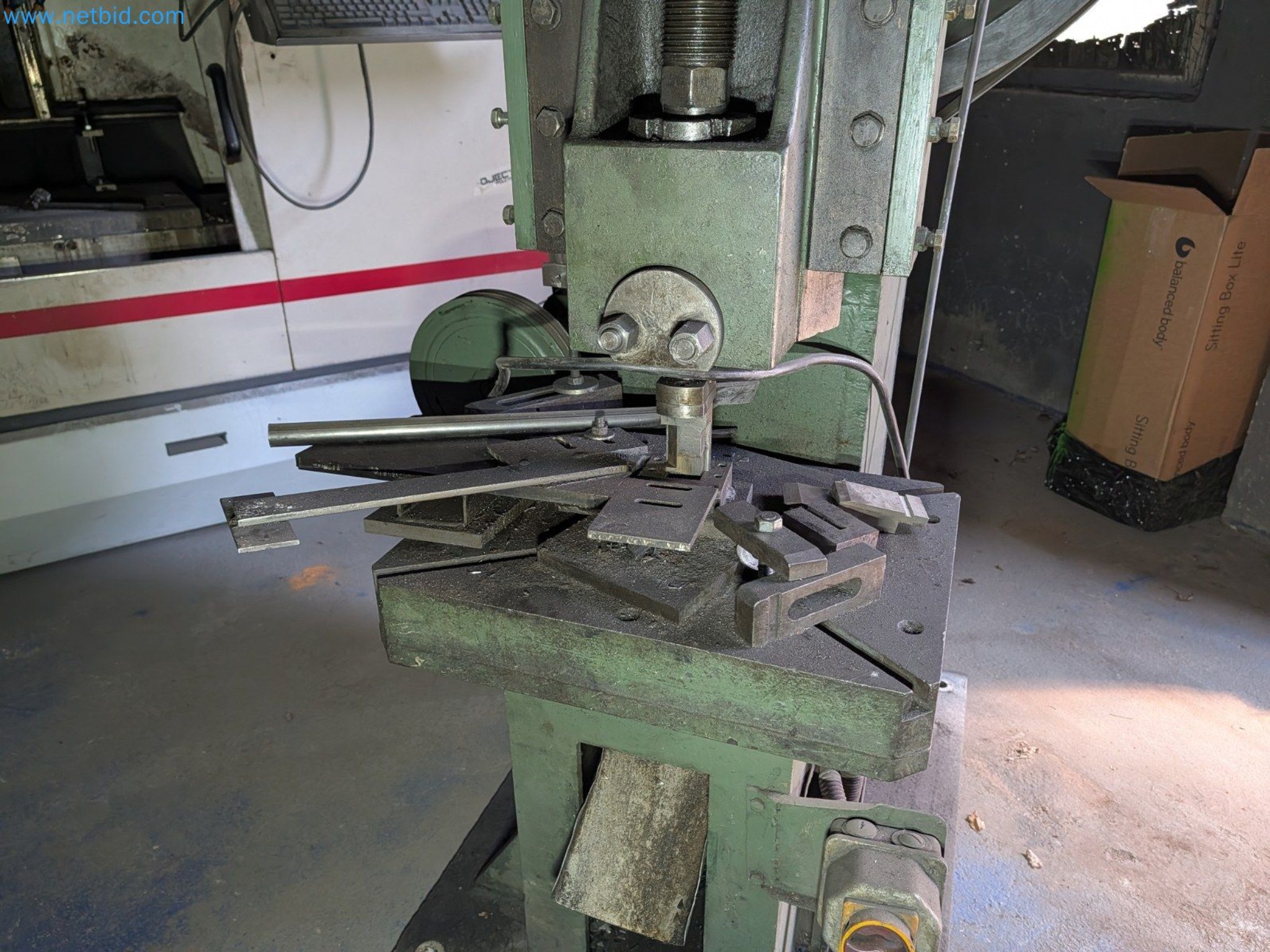 Metalworking machines


-3