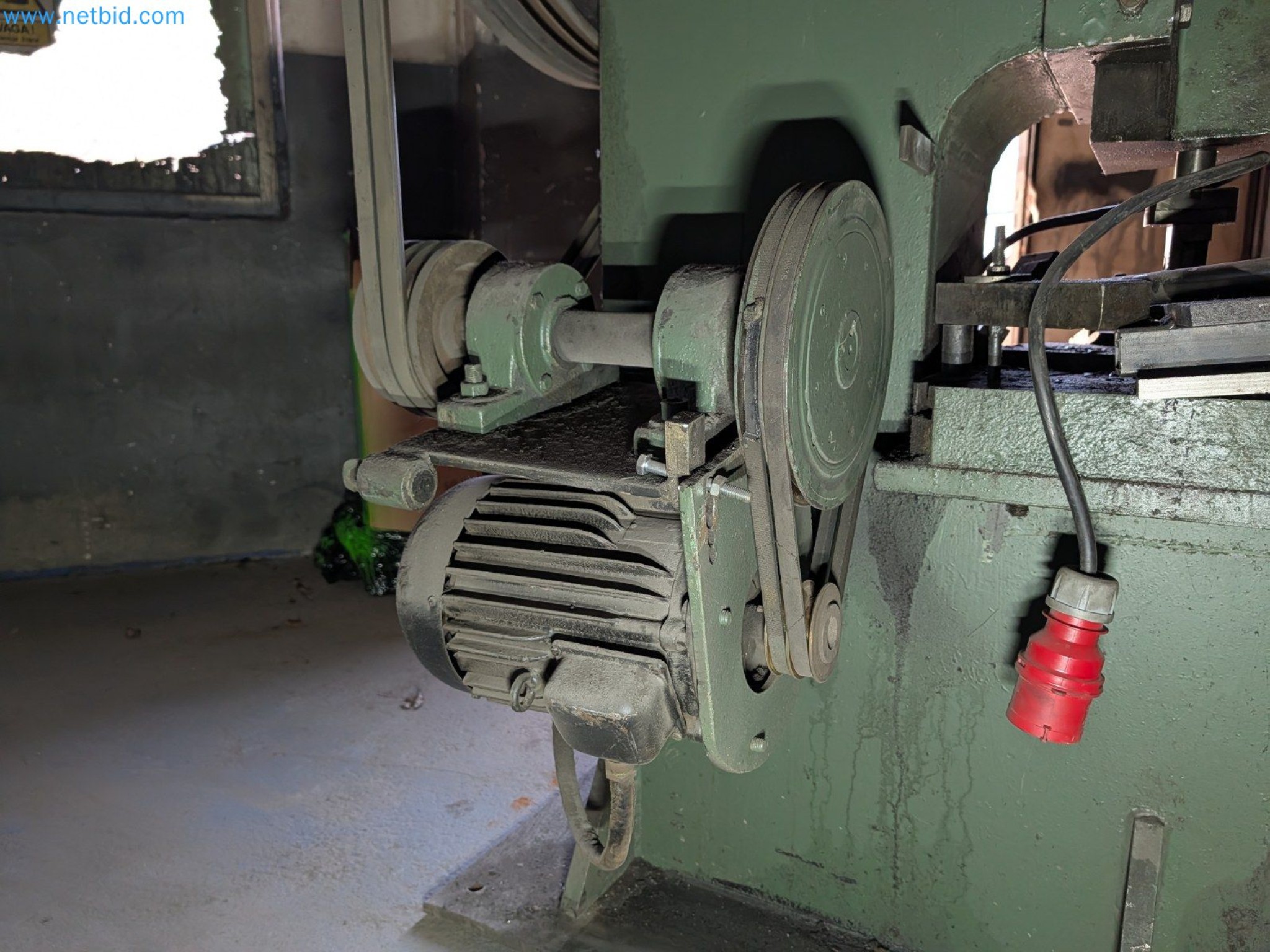 Metalworking machines


-6