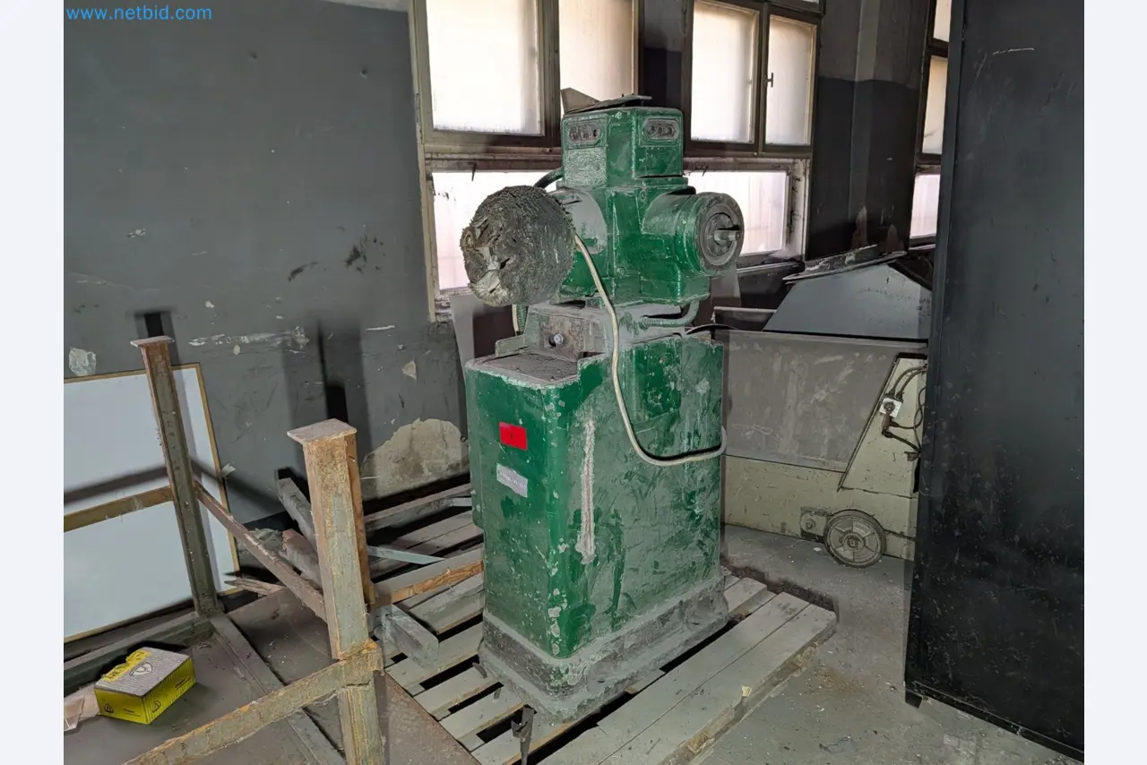 Metallbearbeitungsmaschinen
-1