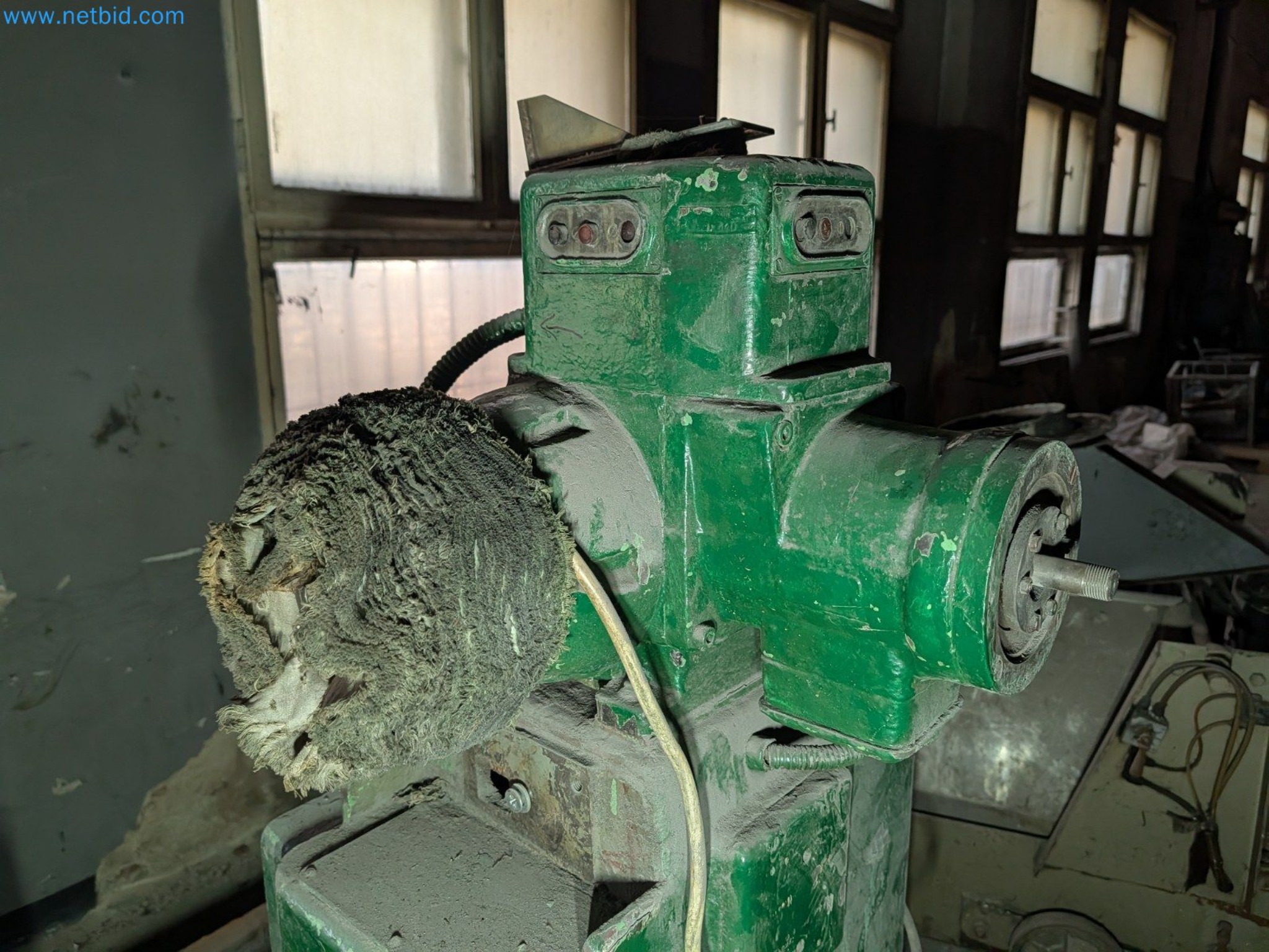 Metallbearbeitungsmaschinen 


-2