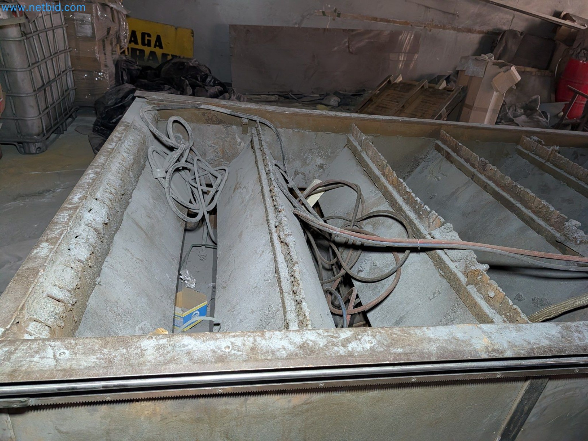 Metalworking machines


-14