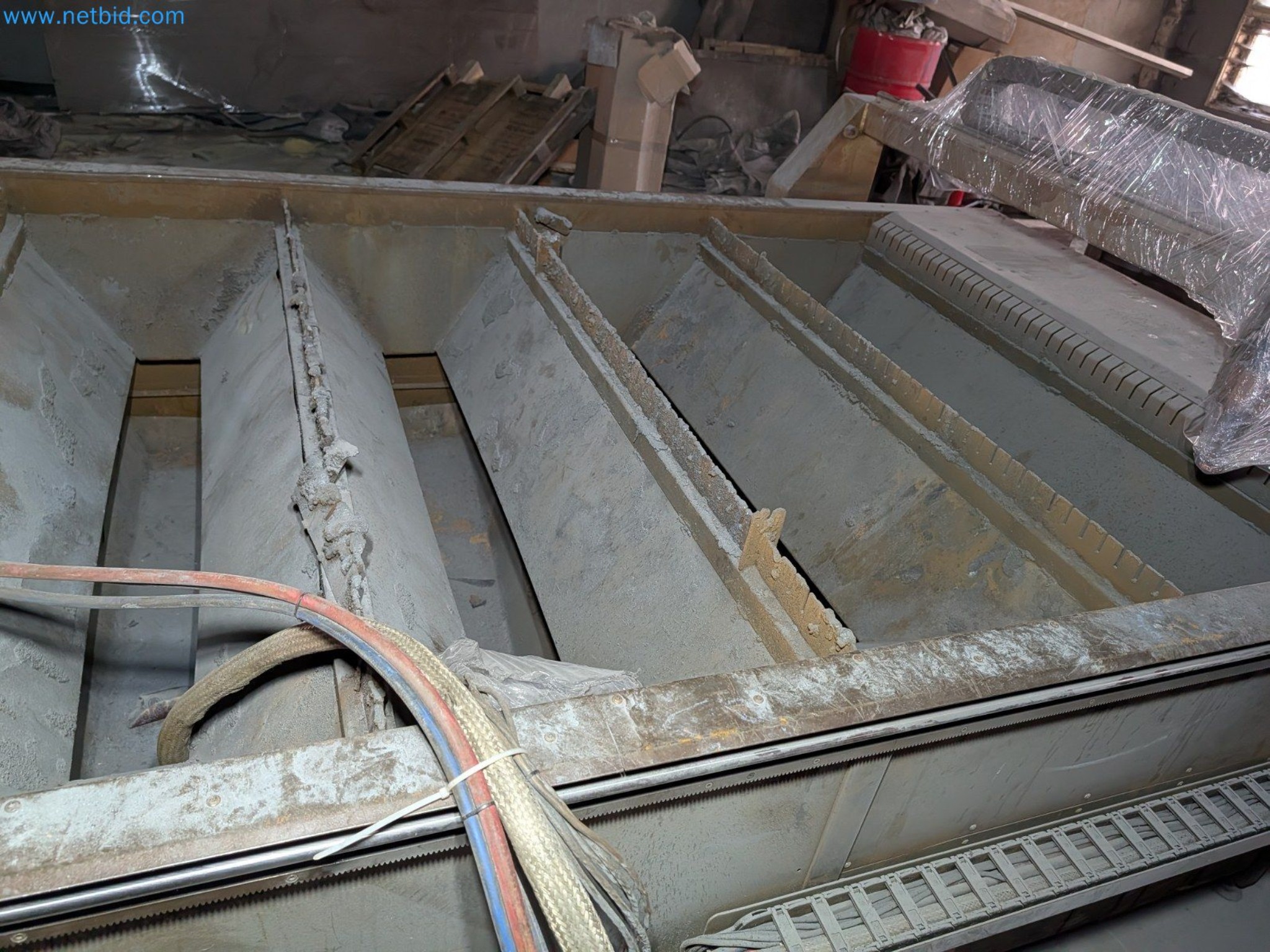 Metalworking machines


-15