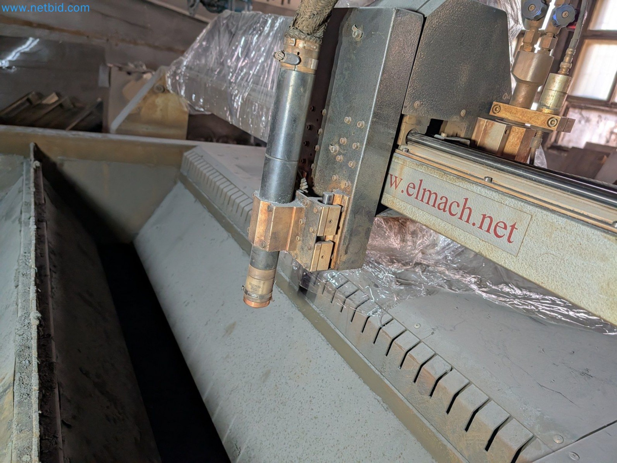Metalworking machines


-26