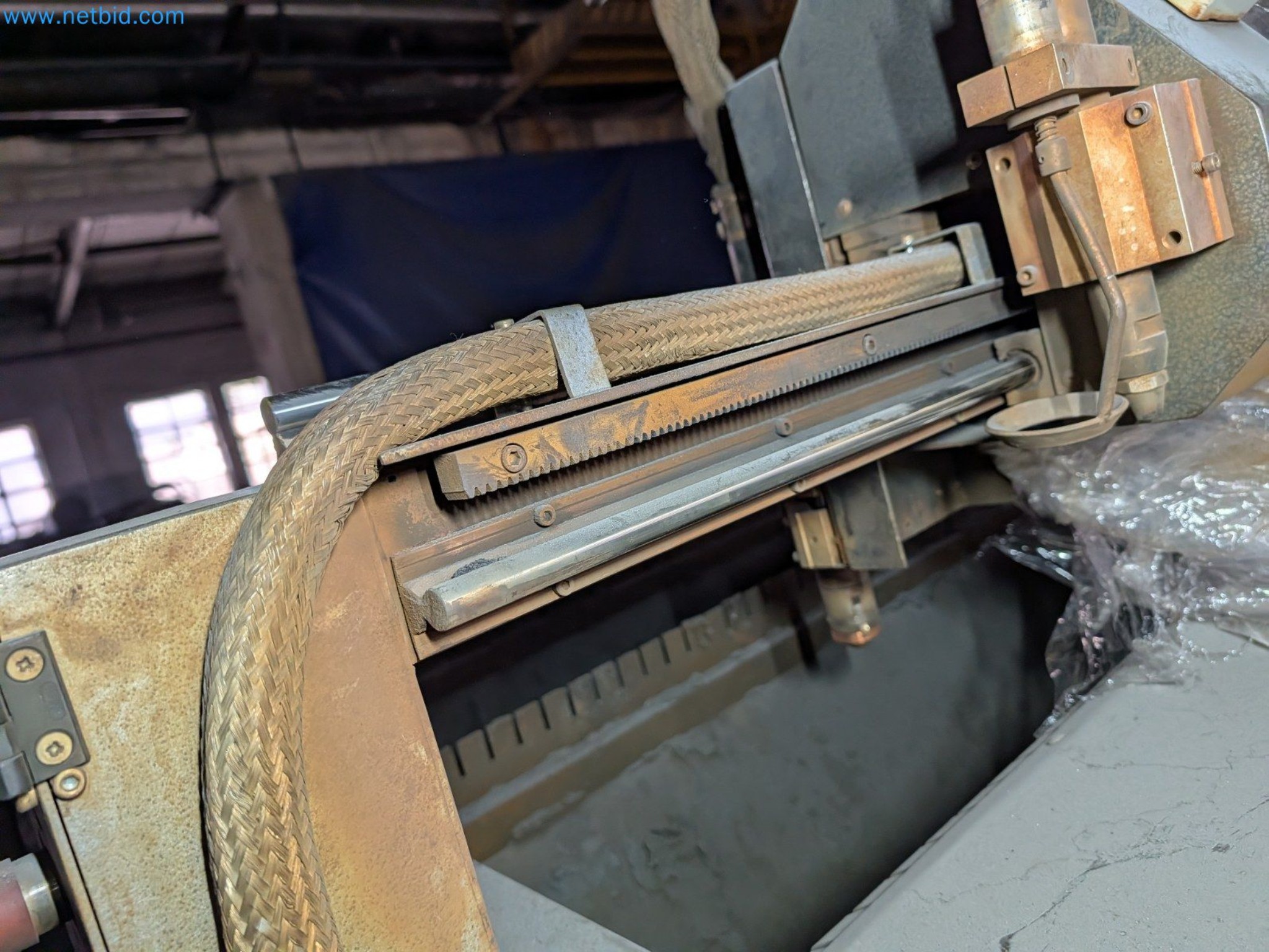Metalworking machines


-27