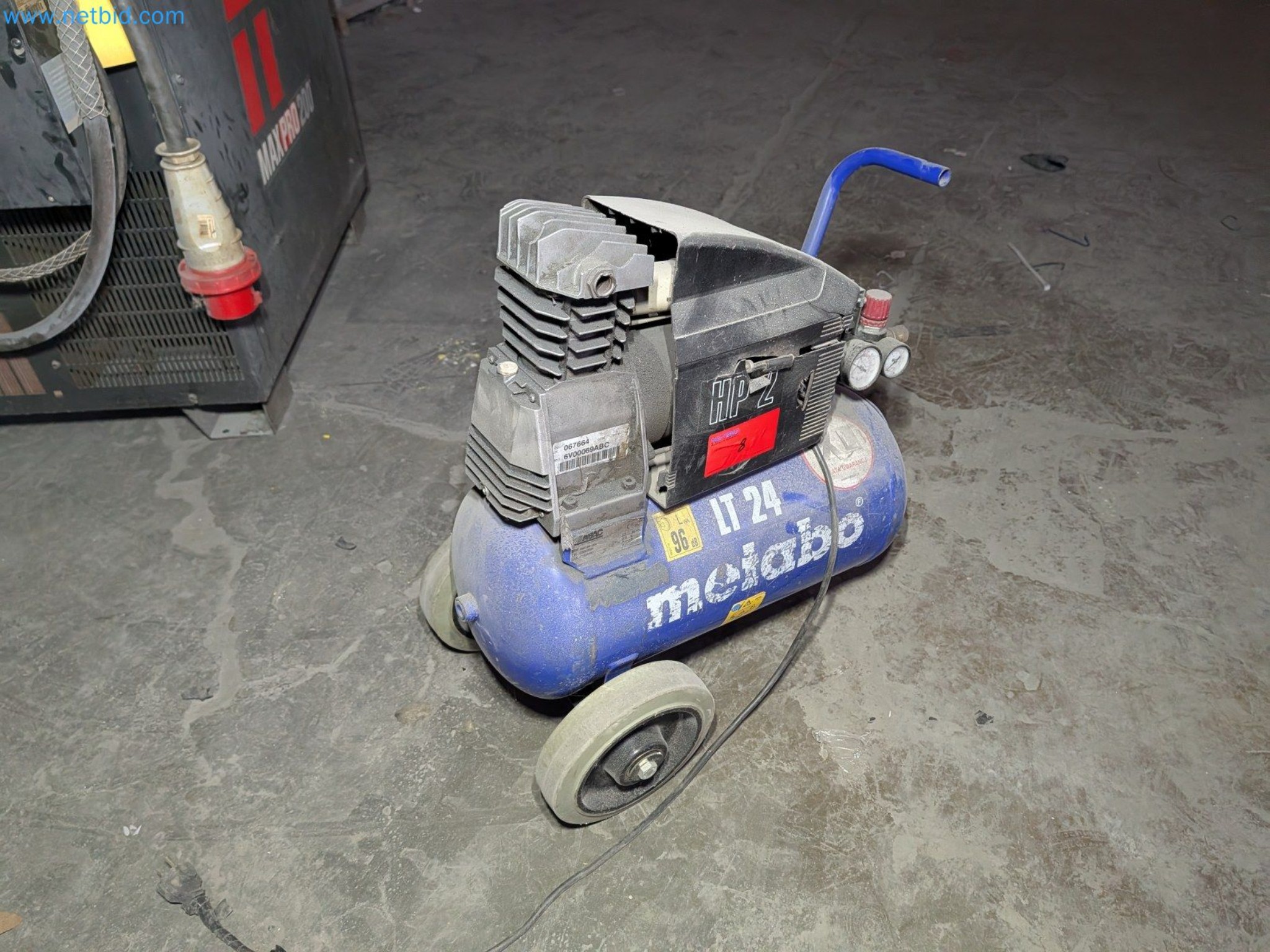 Metalworking machines


-8