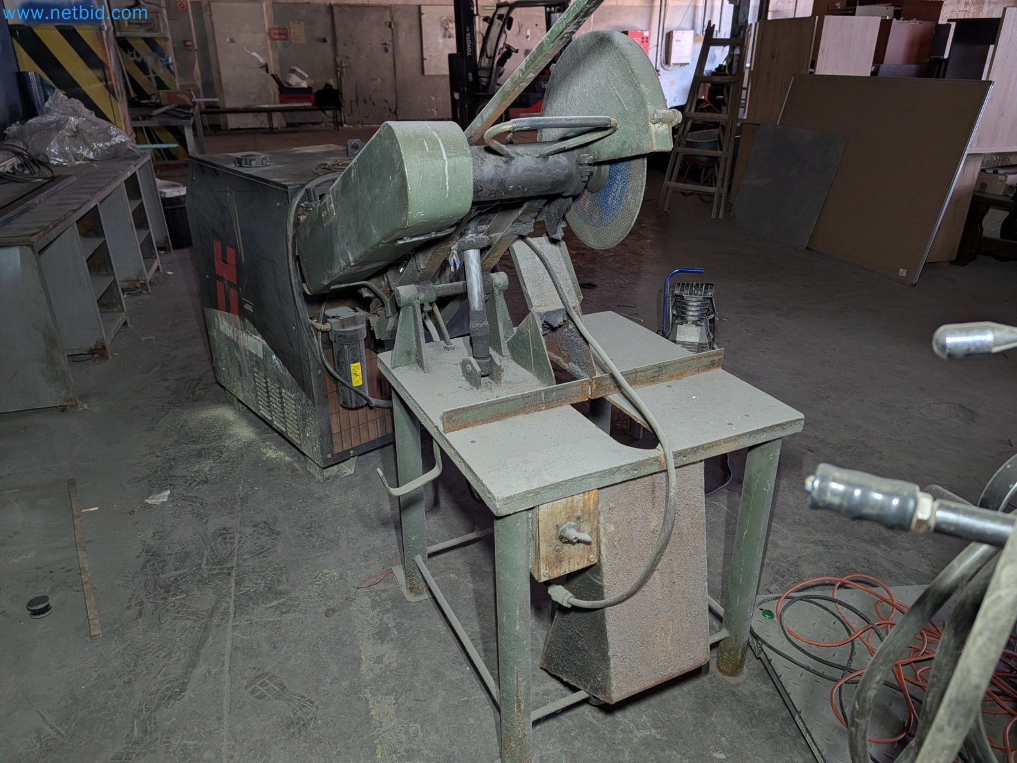 Metalworking machines


-4