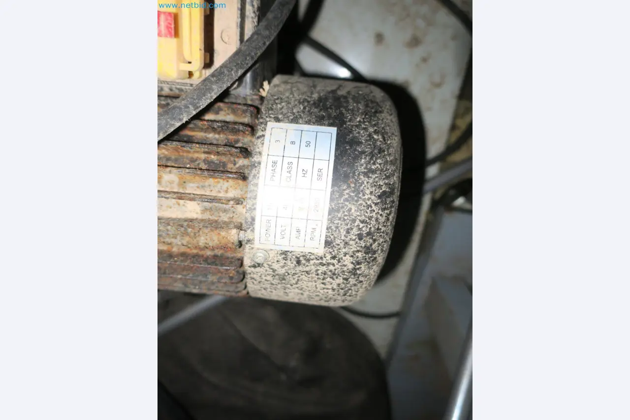 Maschinen zur Herstellung von Polstermöbeln-3