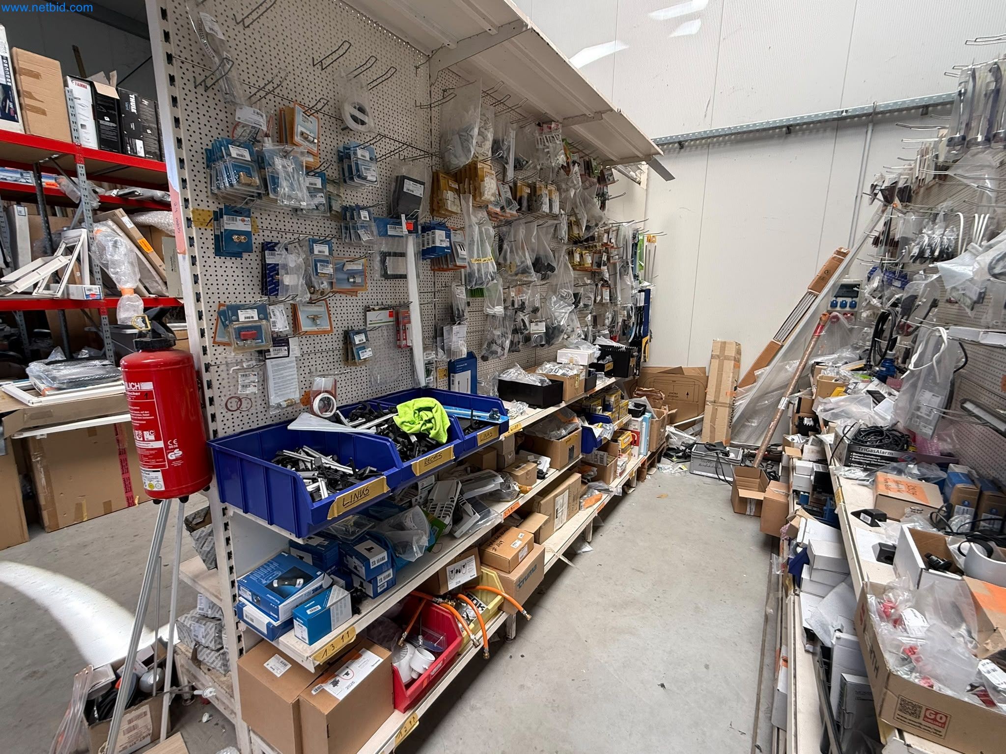 Motorhomes and recreational vehicles, travel trailers, caravan accessories, trucks, office and workshop equipment-12