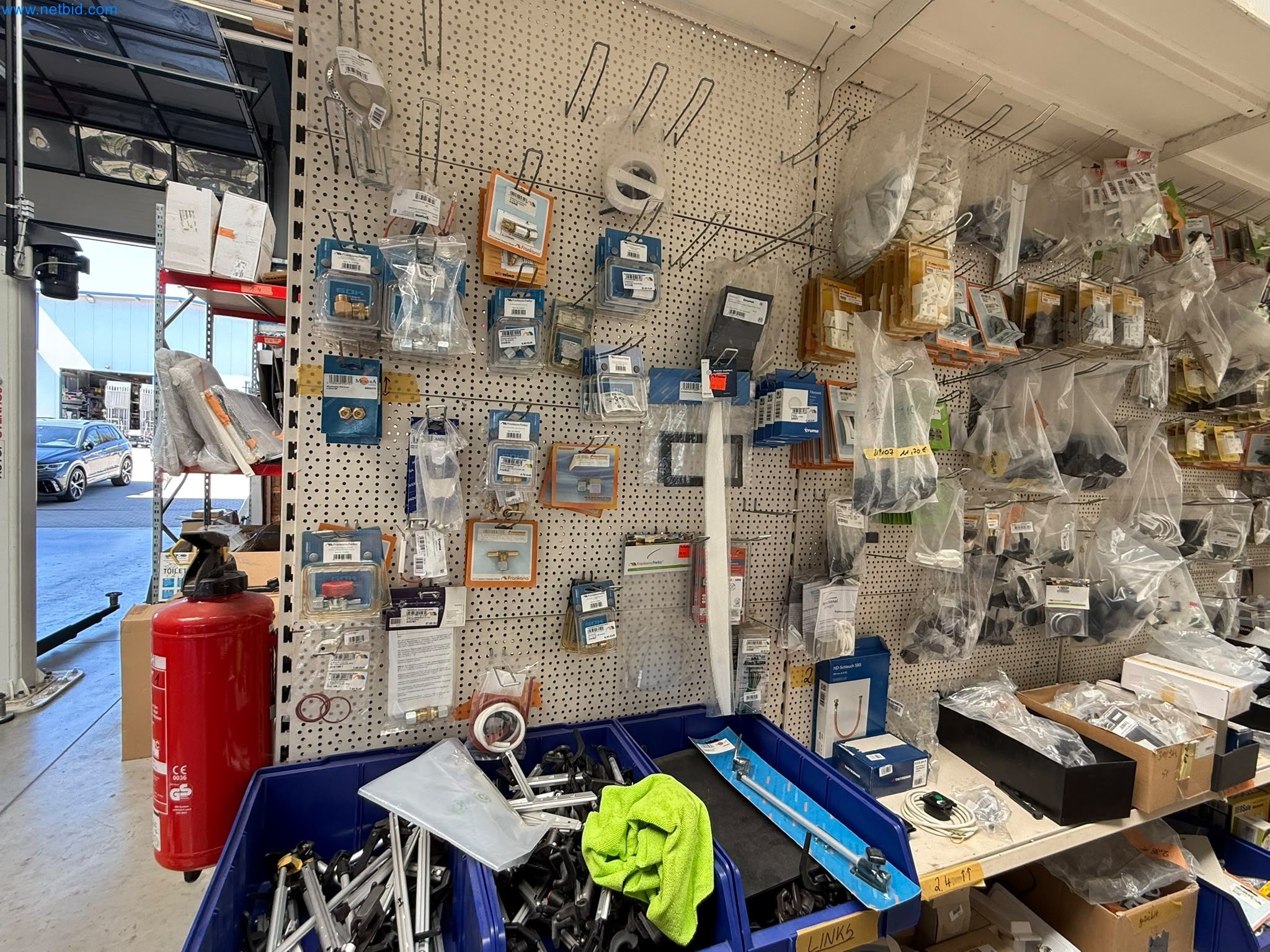 Motorhomes and recreational vehicles, travel trailers, caravan accessories, trucks, office and workshop equipment-13