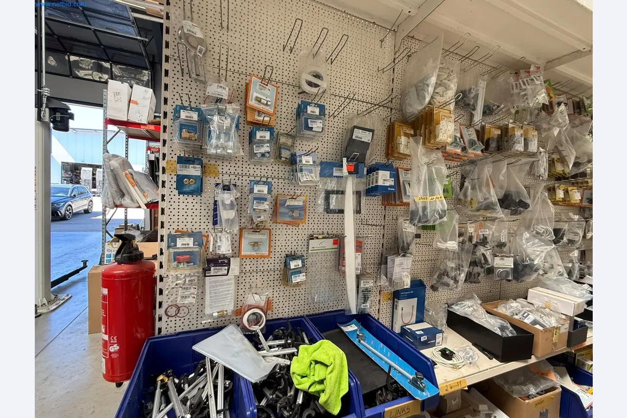 Motorhomes and recreational vehicles, travel trailers, caravan accessories, trucks, office and workshop equipment-13