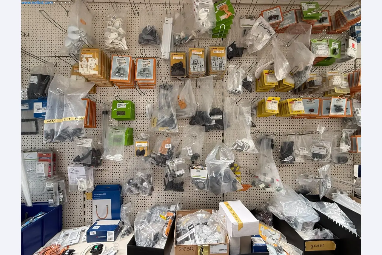 Motorhomes and recreational vehicles, travel trailers, caravan accessories, trucks, office and workshop equipment-14