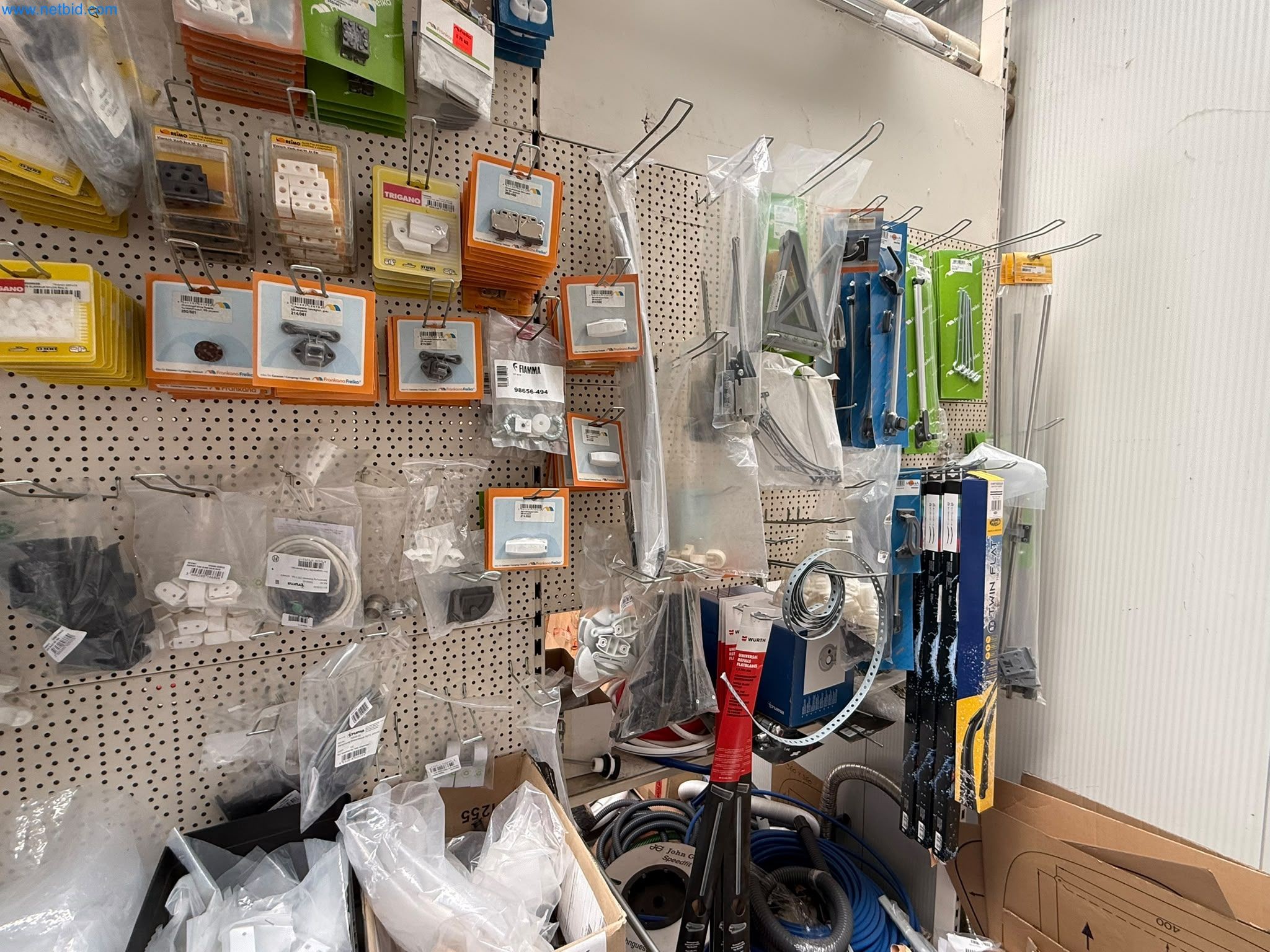 Motorhomes and recreational vehicles, travel trailers, caravan accessories, trucks, office and workshop equipment-15