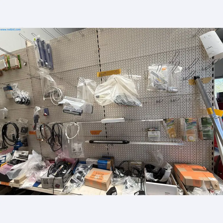 Motorhomes and recreational vehicles, travel trailers, caravan accessories, trucks, office and workshop equipment-20