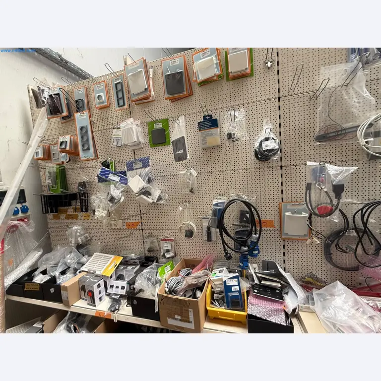 Motorhomes and recreational vehicles, travel trailers, caravan accessories, trucks, office and workshop equipment-21
