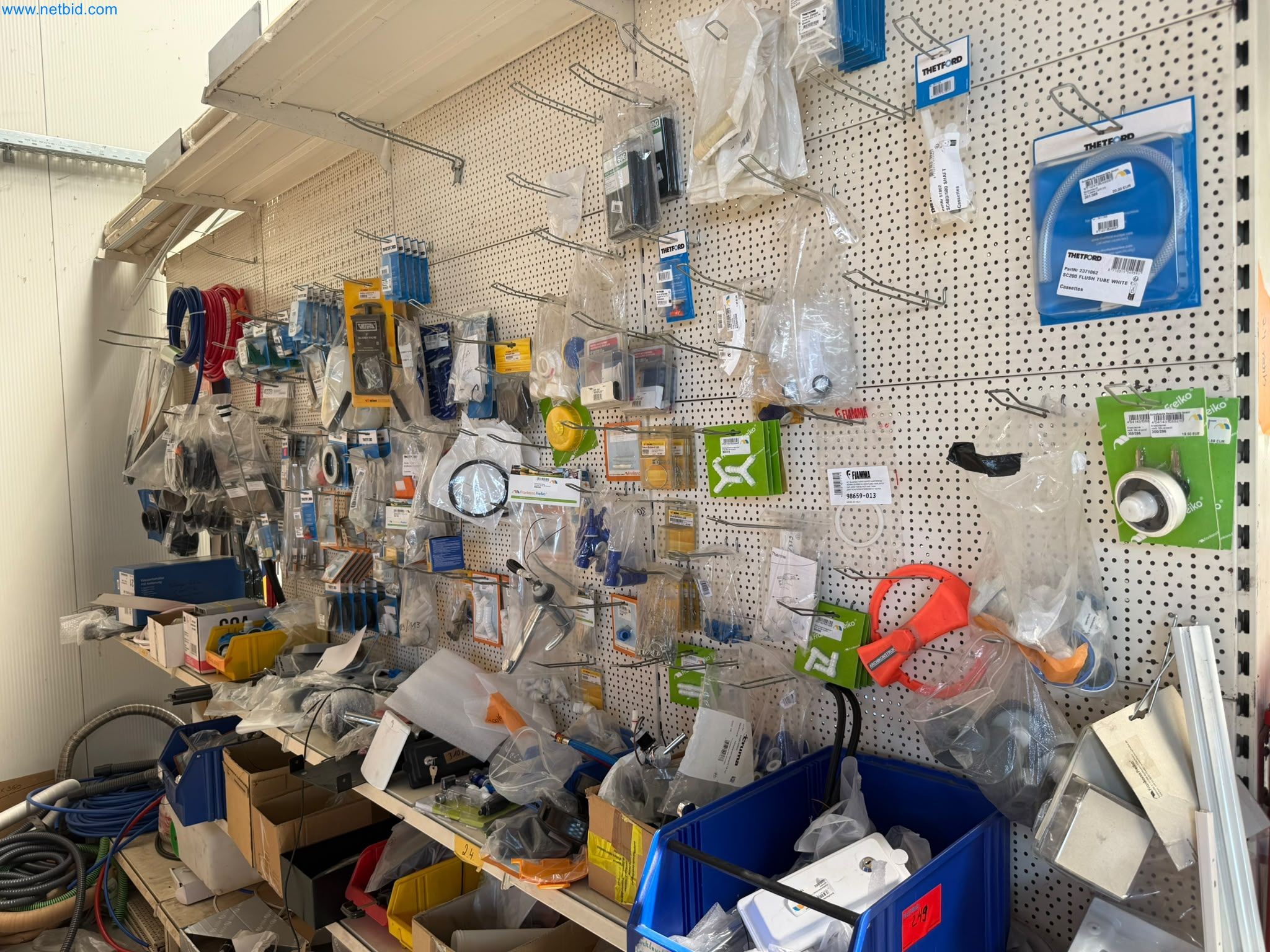 Motorhomes and recreational vehicles, travel trailers, caravan accessories, trucks, office and workshop equipment-4