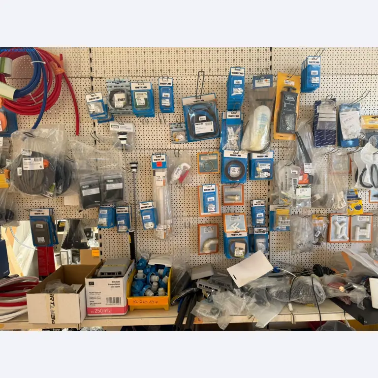 Motorhomes and recreational vehicles, travel trailers, caravan accessories, trucks, office and workshop equipment-7