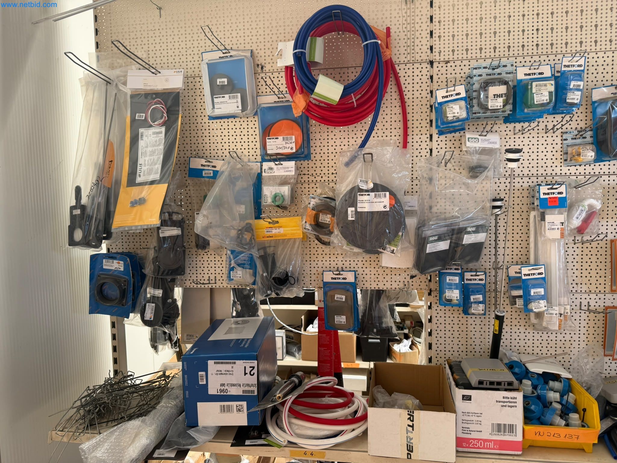 Motorhomes and recreational vehicles, travel trailers, caravan accessories, trucks, office and workshop equipment-8