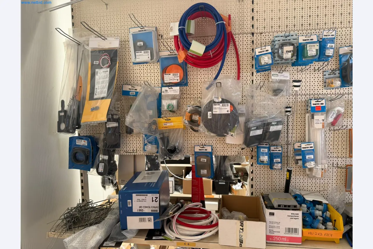 Motorhomes and recreational vehicles, travel trailers, caravan accessories, trucks, office and workshop equipment-8