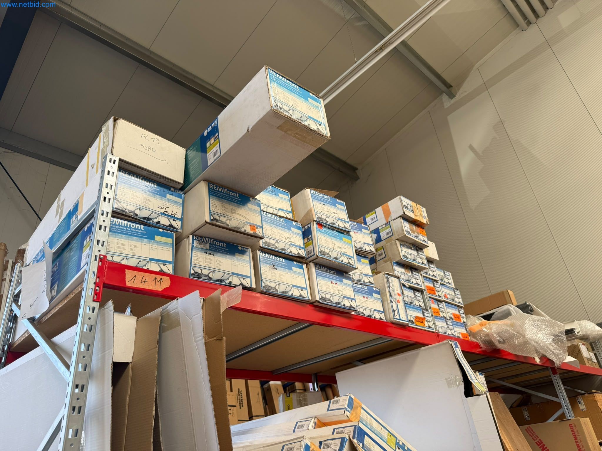 Motorhomes and recreational vehicles, travel trailers, caravan accessories, trucks, office and workshop equipment-14