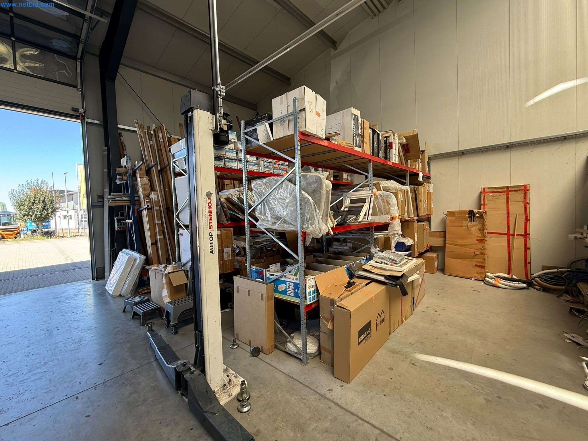 Motorhomes and recreational vehicles, travel trailers, caravan accessories, trucks, office and workshop equipment-1