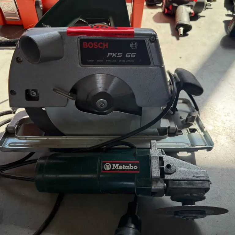 Electric Hand-Held Circular Saw Bosch