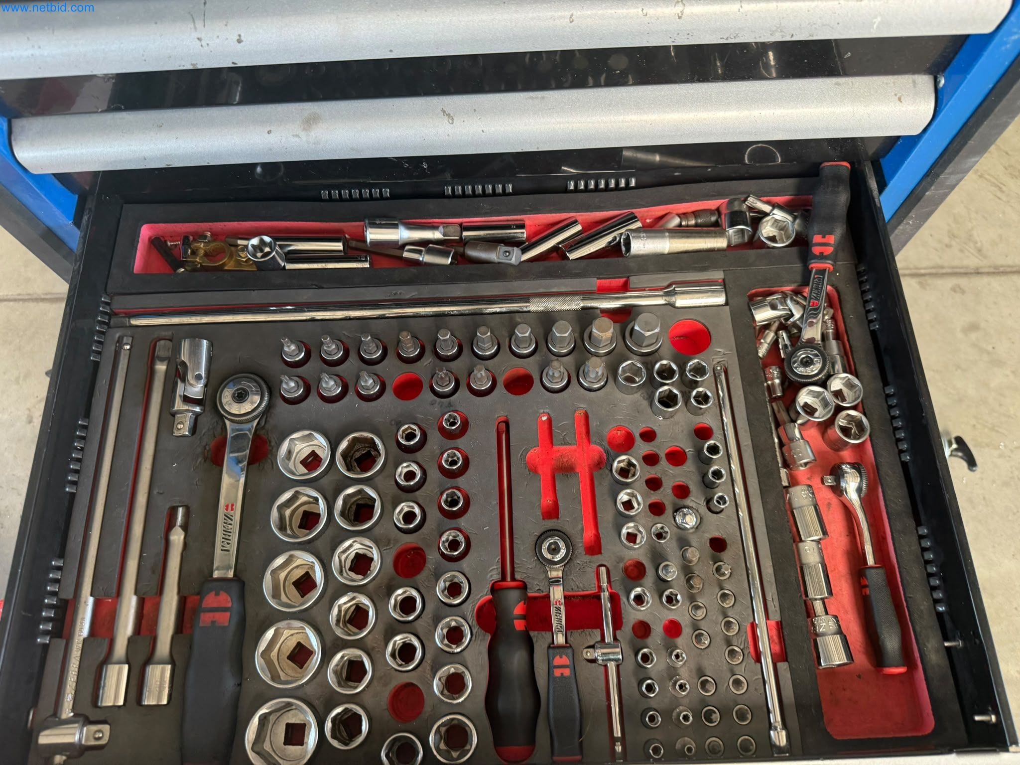 Motorhomes and recreational vehicles, travel trailers, caravan accessories, trucks, office and workshop equipment-8