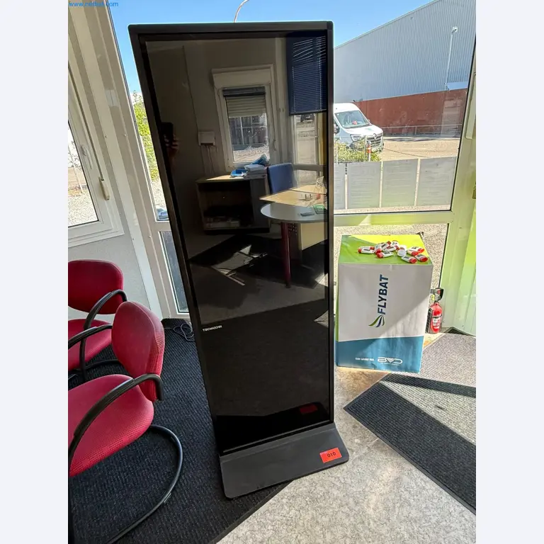 Camping-cars et véhicules de voyage, caravanes, accessoires pour caravanes, camions, aménagement de bureaux et d'ateliers-1