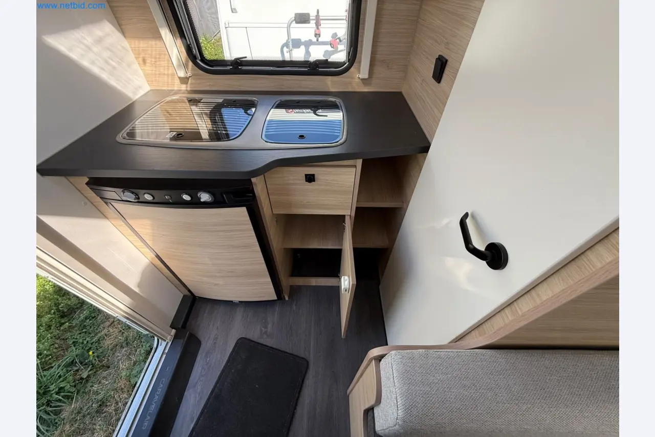 Motorhomes and recreational vehicles, travel trailers, caravan accessories, trucks, office and workshop equipment-14