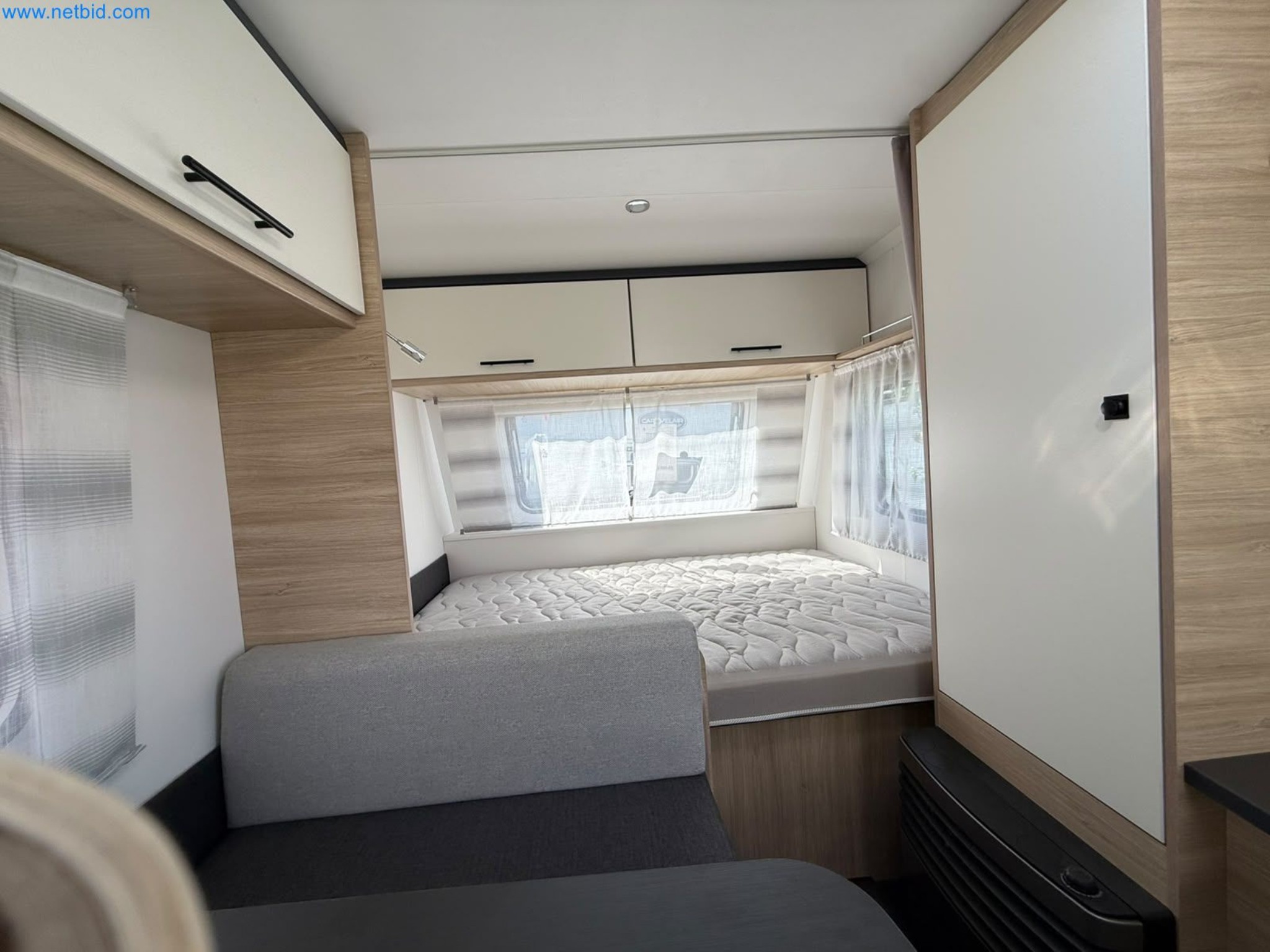 Motorhomes and recreational vehicles, travel trailers, caravan accessories, trucks, office and workshop equipment-17