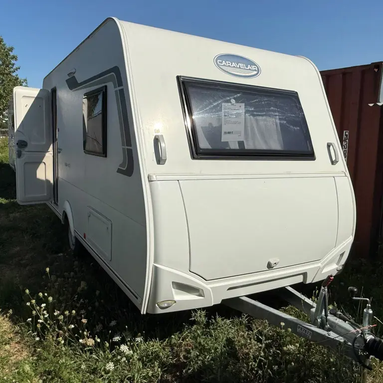 Single-Axle Travel Trailer Caravelair Alba 400