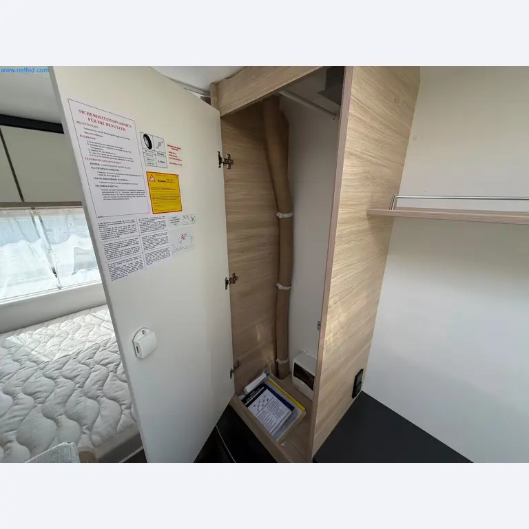 Motorhomes and recreational vehicles, travel trailers, caravan accessories, trucks, office and workshop equipment-8