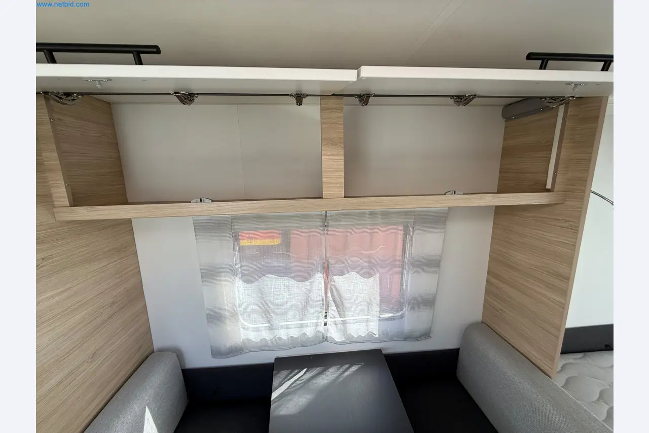 Motorhomes and recreational vehicles, travel trailers, caravan accessories, trucks, office and workshop equipment-9