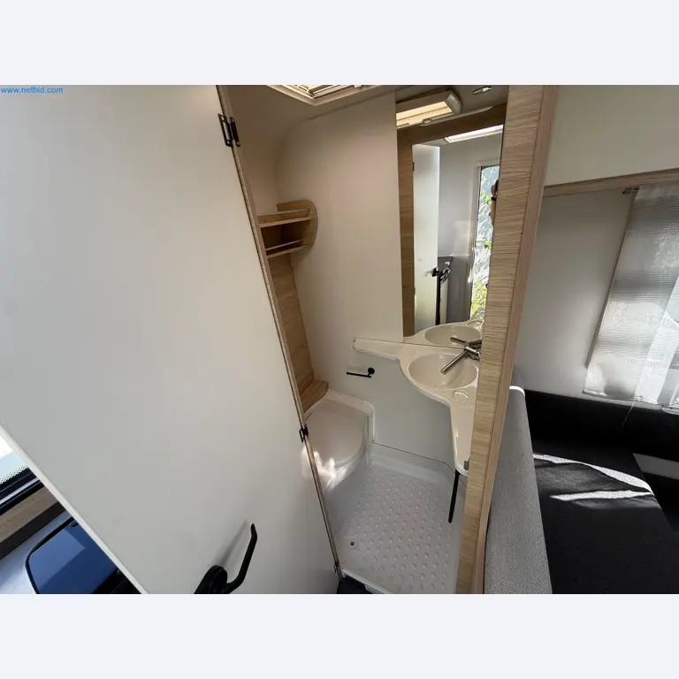 Motorhomes and recreational vehicles, travel trailers, caravan accessories, trucks, office and workshop equipment-7