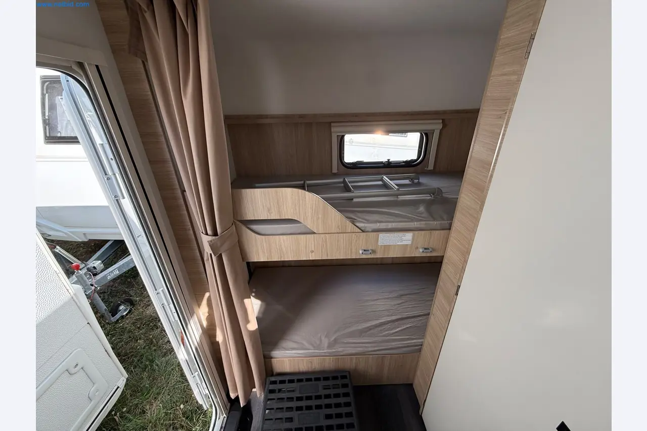 Motorhomes and recreational vehicles, travel trailers, caravan accessories, trucks, office and workshop equipment-10