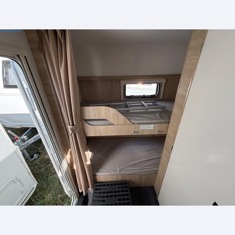 Motorhomes and recreational vehicles, travel trailers, caravan accessories, trucks, office and workshop equipment-10