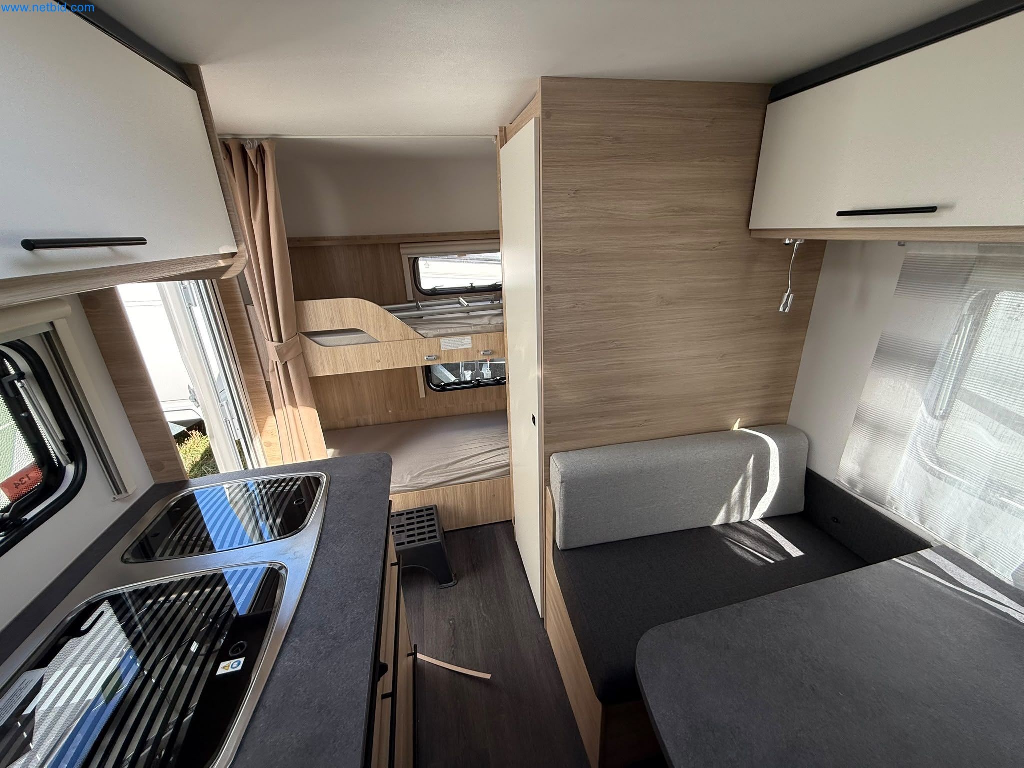 Motorhomes and recreational vehicles, travel trailers, caravan accessories, trucks, office and workshop equipment-6