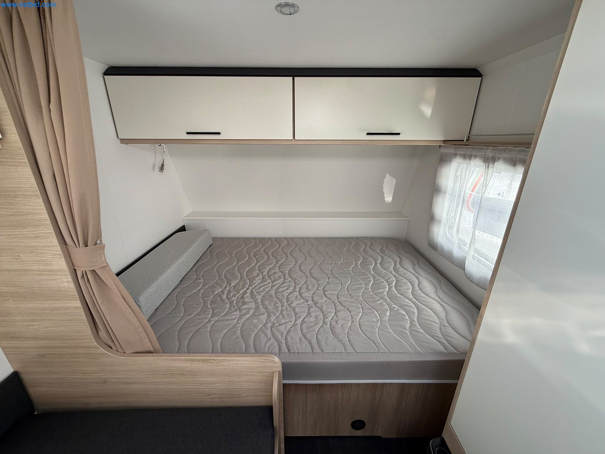 Motorhomes and recreational vehicles, travel trailers, caravan accessories, trucks, office and workshop equipment-8