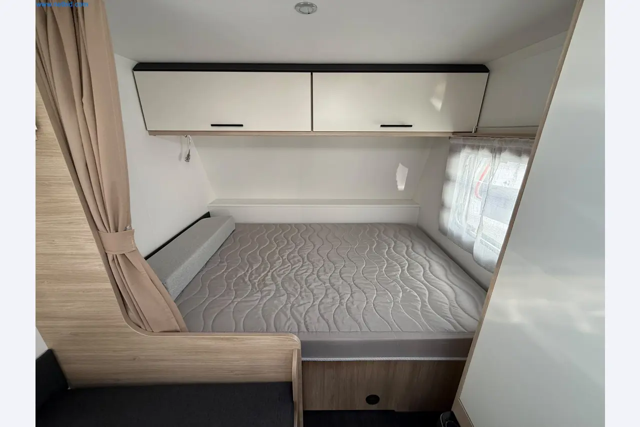 Motorhomes and recreational vehicles, travel trailers, caravan accessories, trucks, office and workshop equipment-8