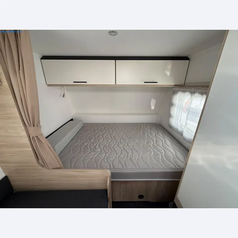 Motorhomes and recreational vehicles, travel trailers, caravan accessories, trucks, office and workshop equipment-8