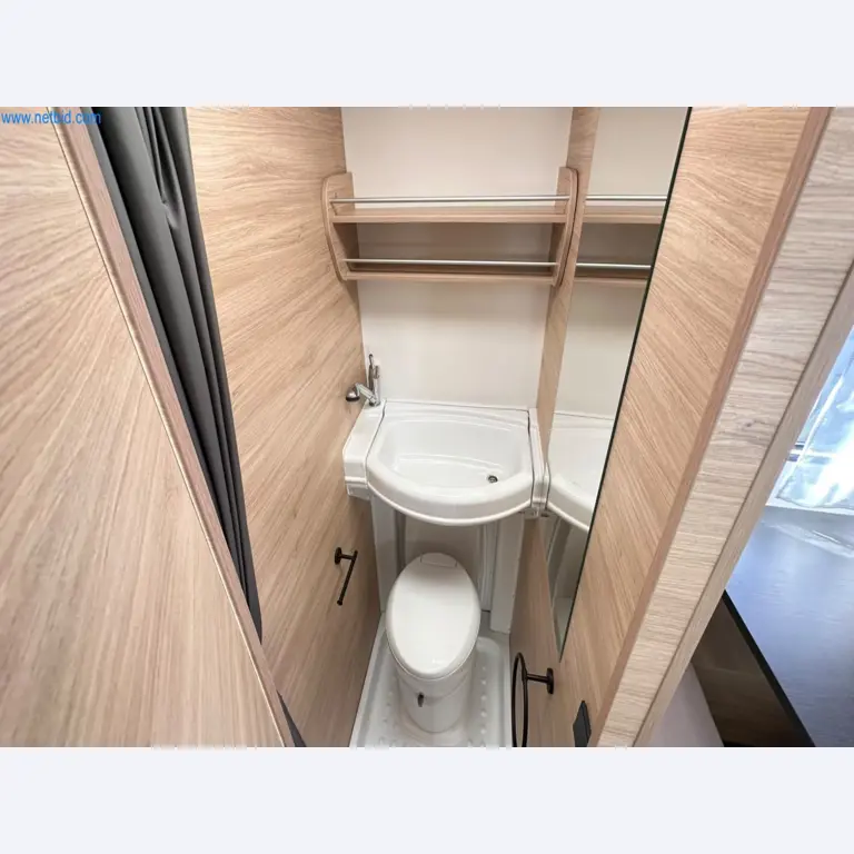 Motorhomes and recreational vehicles, travel trailers, caravan accessories, trucks, office and workshop equipment-10