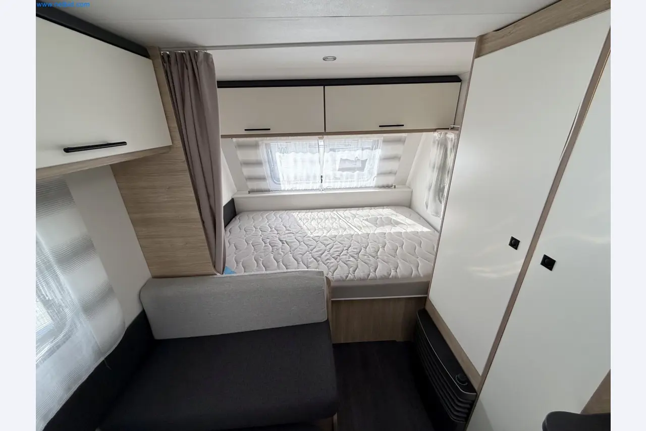 Motorhomes and recreational vehicles, travel trailers, RV accessories, trucks, office and workshop equipment-10