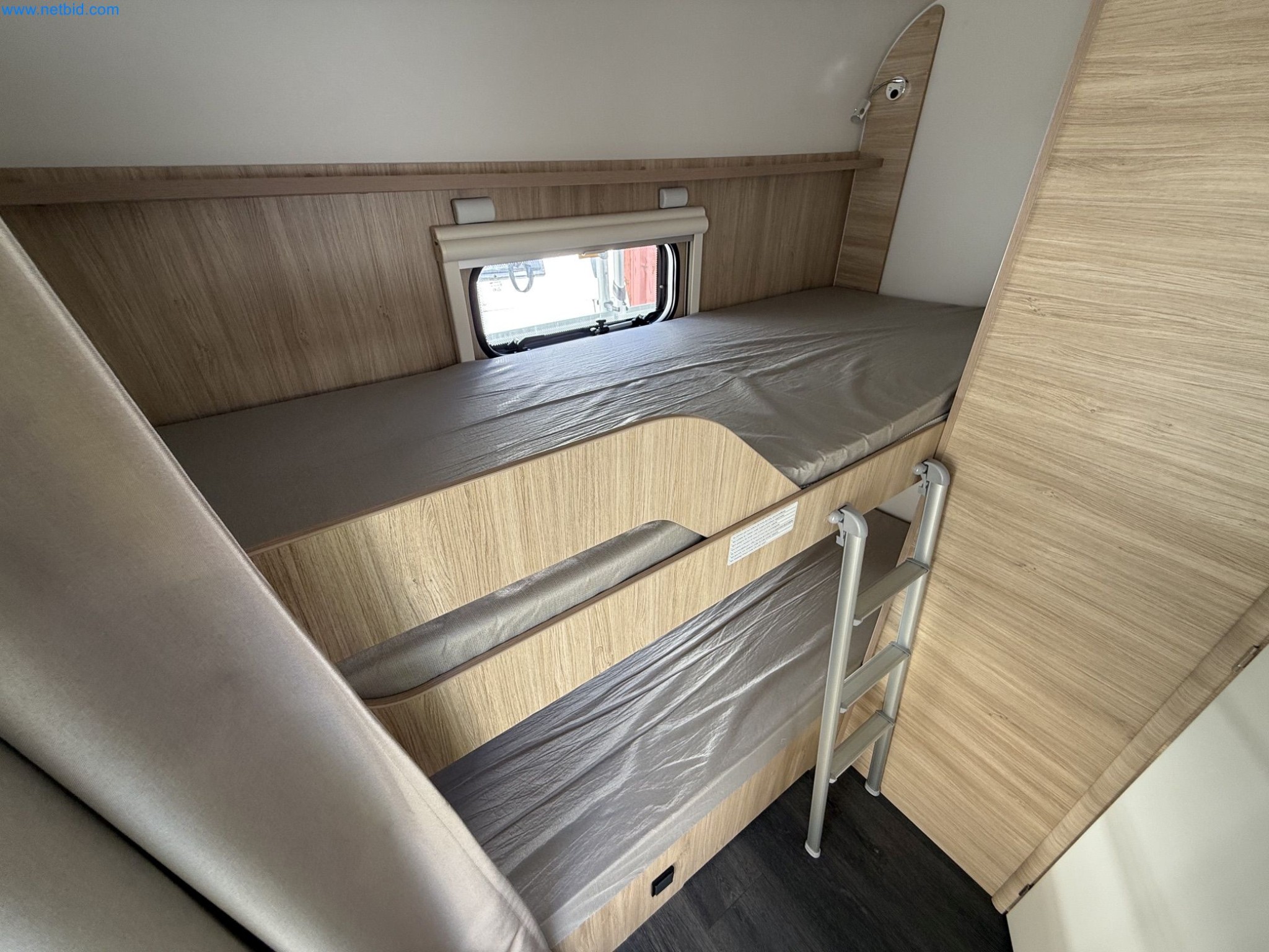 Motorhomes and recreational vehicles, travel trailers, RV accessories, trucks, office and workshop equipment-7