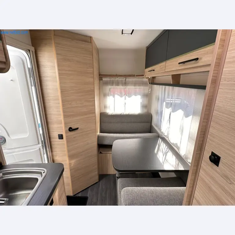 Motorhomes and recreational vehicles, travel trailers, caravan accessories, trucks, office and workshop equipment-10