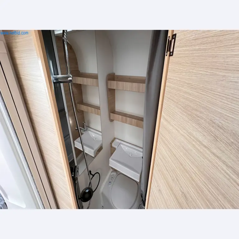 Motorhomes and recreational vehicles, travel trailers, caravan accessories, trucks, office and workshop equipment-11